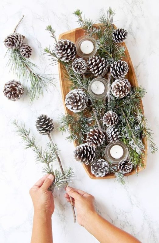 19 Décorations de Noël faciles à faire avec des pommes de pin 18