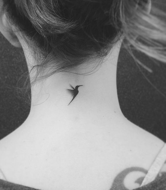 50 top idées de tatouages nuque pour femme 22