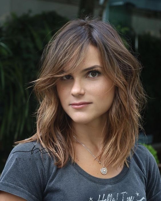 Les 50 plus belles coupes mi long femme 28 Les 50 plus belles coupes mi long femme 28