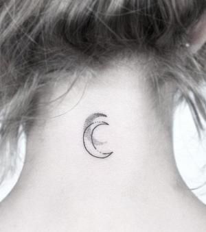 50 top idées de tatouages nuque pour femme 29