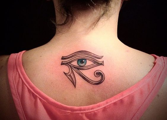 50 top idées de tatouages nuque pour femme 3