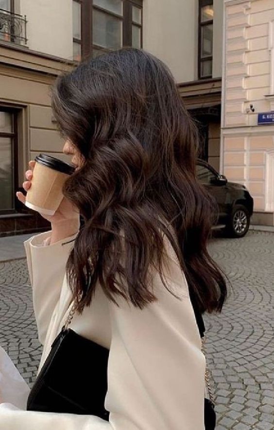 52 charmantes coupes de cheveux mi-long pour femme 32