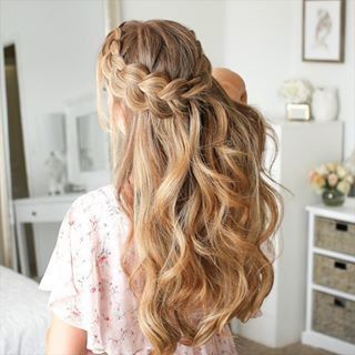 Les 33 plus belles coiffures de fêtes 33 Les 33 plus belles coiffures de fêtes 33