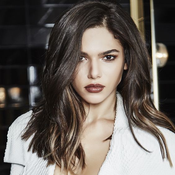 52 charmantes coupes de cheveux mi-long pour femme 40
