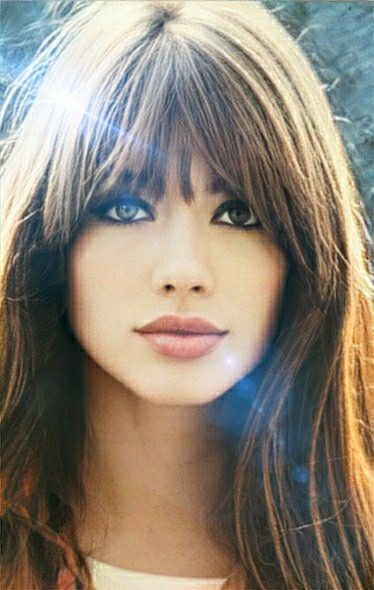 52 charmantes coupes de cheveux mi-long pour femme 51