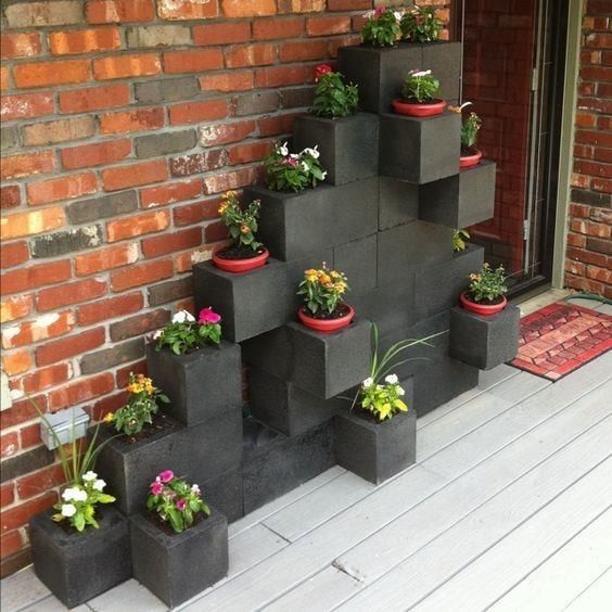 84 idées pour décorer le jardin avec des blocs en béton 3