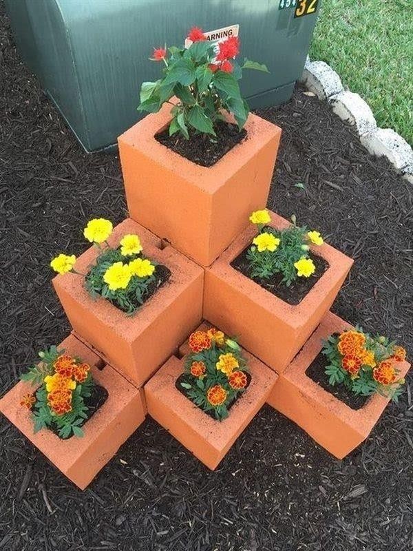 84 idées pour décorer le jardin avec des blocs en béton 27