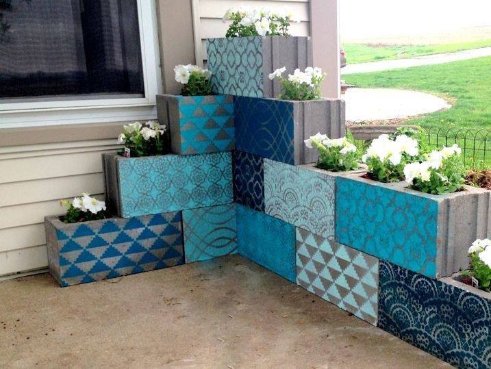 84 idées pour décorer le jardin avec des blocs en béton 37