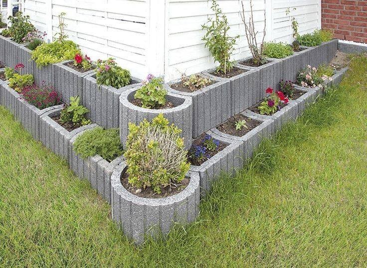 84 idées pour décorer le jardin avec des blocs en béton 45