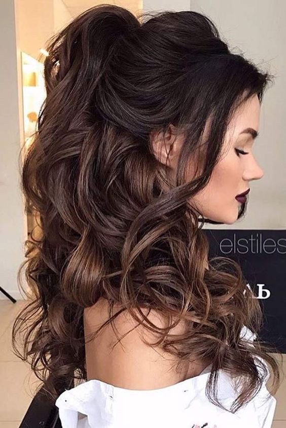 100 top idées de coiffures de fête à essayer 2