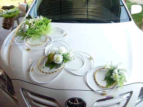 12 belles idées pour décorer une voiture de mariage 7