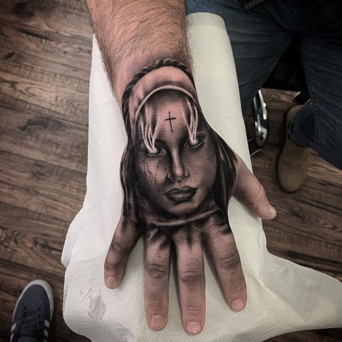 29 top idées de tatouages main pour homme 20 29 top idées de tatouages main pour homme 20