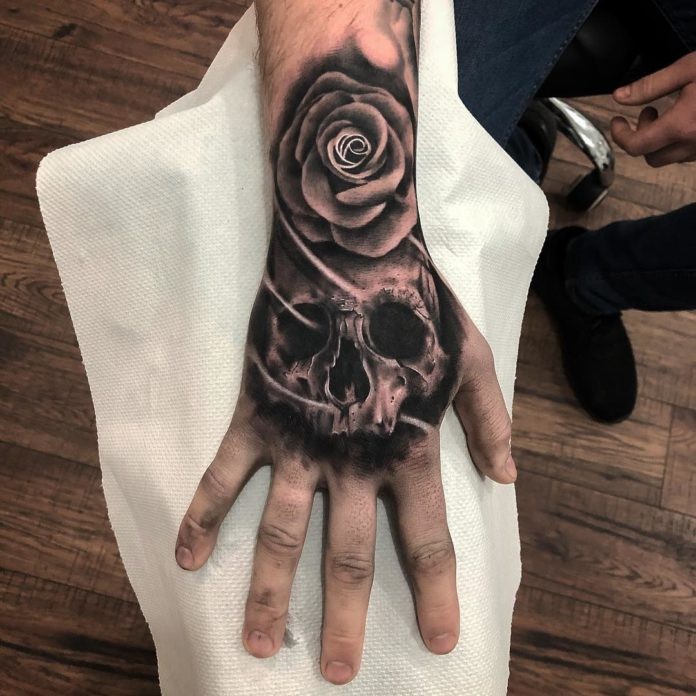 29 top idées de tatouages main pour homme 21 29 top idées de tatouages main pour homme 21