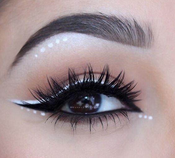 Les 49 plus belles idées de maquillages de Noël 23