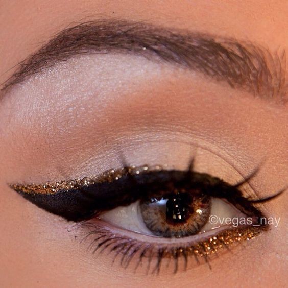 Les 49 plus belles idées de maquillages de Noël 26