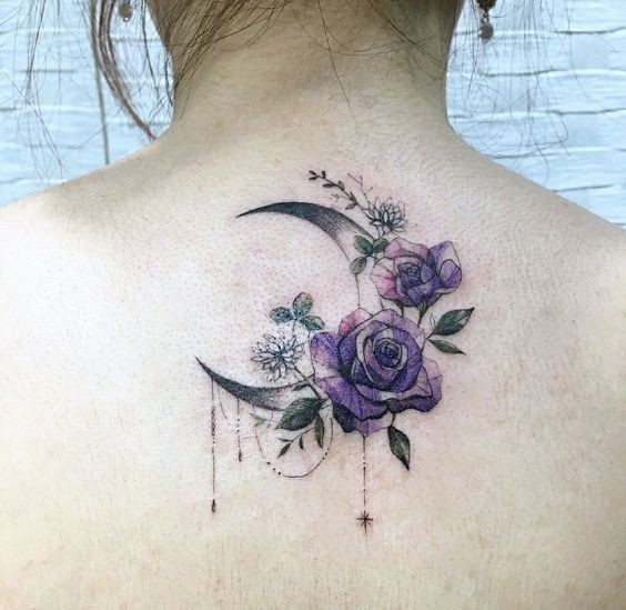 100 idées de tatouages lune pour femme 18