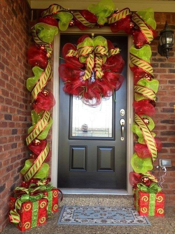 23 idées pour décorer votre entrée à Noël 22 23 idées pour décorer votre entrée à Noël 22