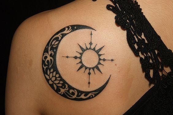 100 idées de tatouages lune pour femme 47