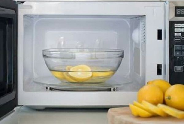 5 astuces naturelles pour nettoyer le microonde sans effort 2 5 astuces naturelles pour nettoyer le microonde sans effort 2
