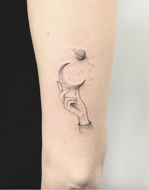 100 idées de tatouages lune pour femme 61