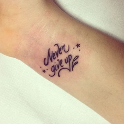 Les 100 plus beaux tatouages de poignet pour femme 74 Les 100 plus beaux tatouages de poignet pour femme 74