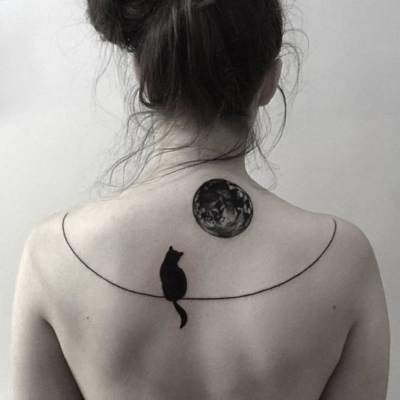 100 idées de tatouages lune pour femme 84