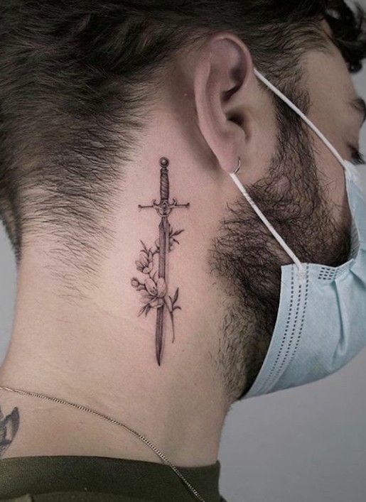 Les 50 plus beaux tatouages cou homme 20