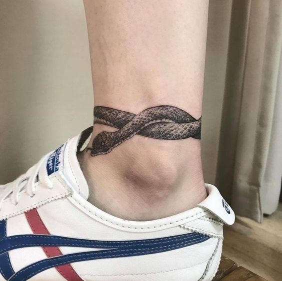 100 top idées de tatouages serpents 23