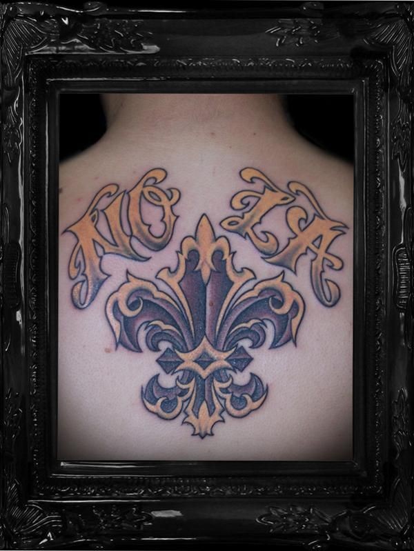 Les 50 plus beaux tatouages fleurs de lys 30 Les 50 plus beaux tatouages fleurs de lys 30
