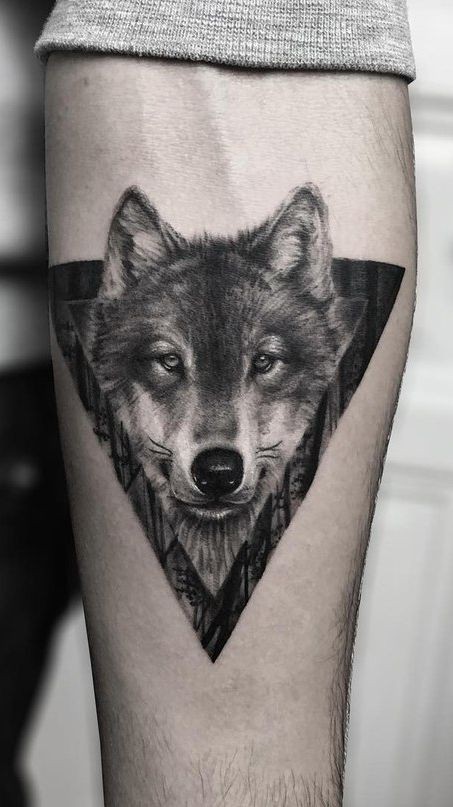 100 top idées de tatouages loup 42 C:\Users\UTILISATEUR\Desktop\loup homme\95f08beee257aa81f8f41c8a06646498.jpg