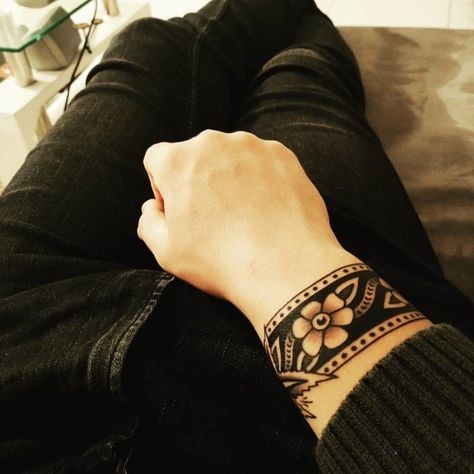 50 top idées de tatouages bracelet 50