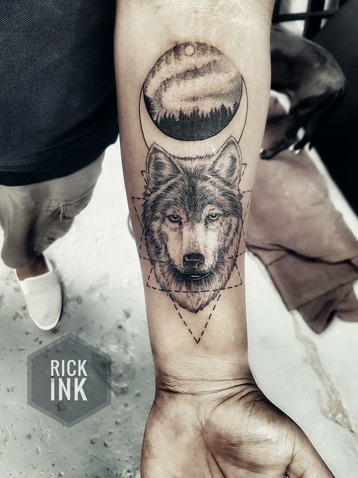 100 top idées de tatouages loup 50 C:\Users\UTILISATEUR\Desktop\loup homme\3301ab49a80b77f3ce9b5f3671e2823a.jpg