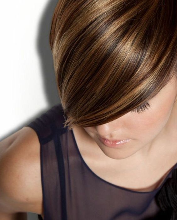 Les 50 plus beaux balayages sur cheveux courts 7 Les 50 plus beaux balayages sur cheveux courts 7