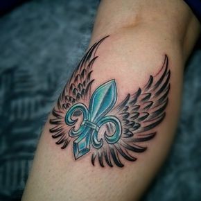 Les 50 plus beaux tatouages fleurs de lys 10