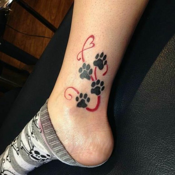 50 top idées de tatouages patte de chien