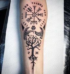 Les 100 plus beaux tatouages viking 17