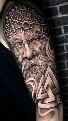 Les 100 plus beaux tatouages viking 23