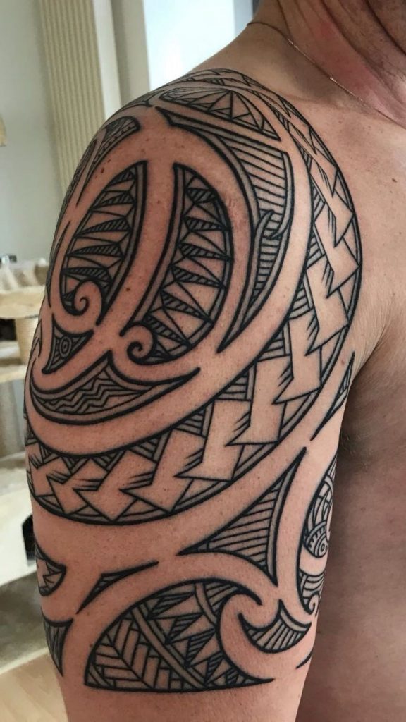 100 top idées de tatouages maori pour s'inspirer 25