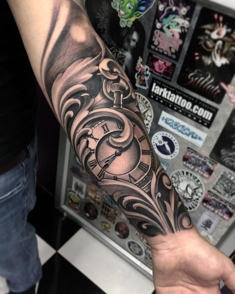 Les 50 plus beaux tatouages horloge 28