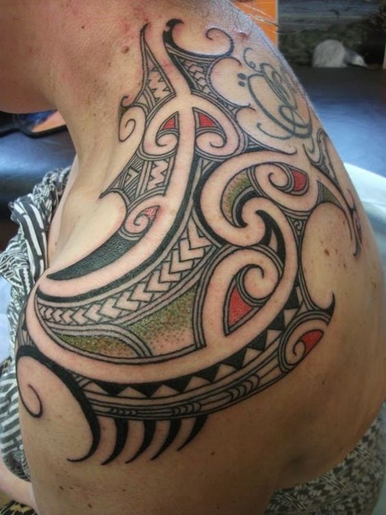 100 top idées de tatouages maori pour s'inspirer 27