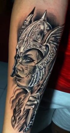 Les 100 plus beaux tatouages viking 31