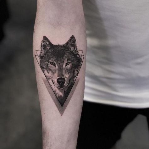 Les 50 plus beaux tatouages loup pour homme 36