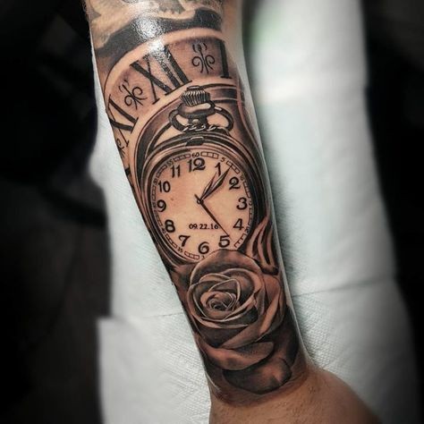Les 50 plus beaux tatouages horloge 9