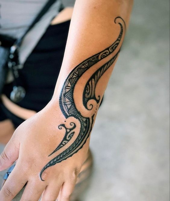 100 top idées de tatouages maori pour s'inspirer 99