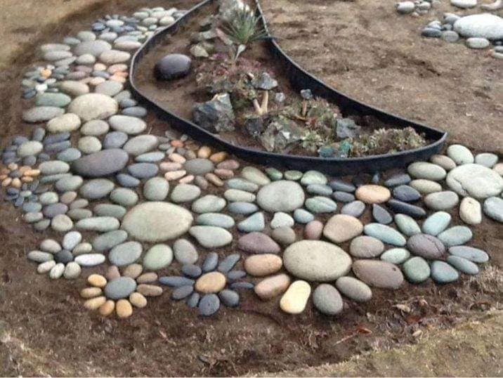 27 idées de beaux jardins décorés avec des pierres 16