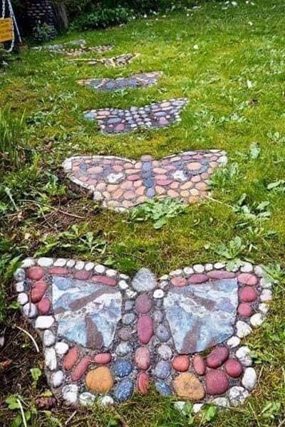 27 idées de beaux jardins décorés avec des pierres 5