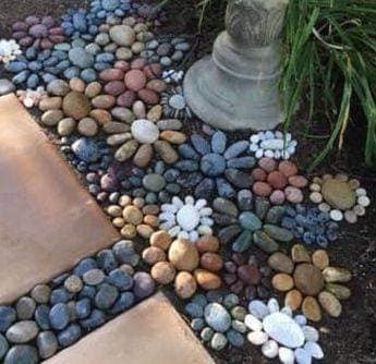 27 idées de beaux jardins décorés avec des pierres 10