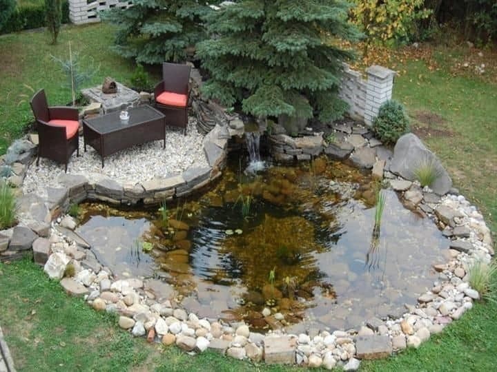 37 idées d'étangs de jardin avec des cascades 7