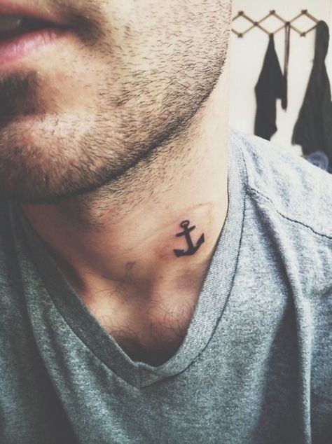 54 top idées de tatouages cou pour s'inspirer 41