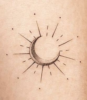33 top idées de tatouages lune & soleil 4 33 top idées de tatouages lune & soleil 4